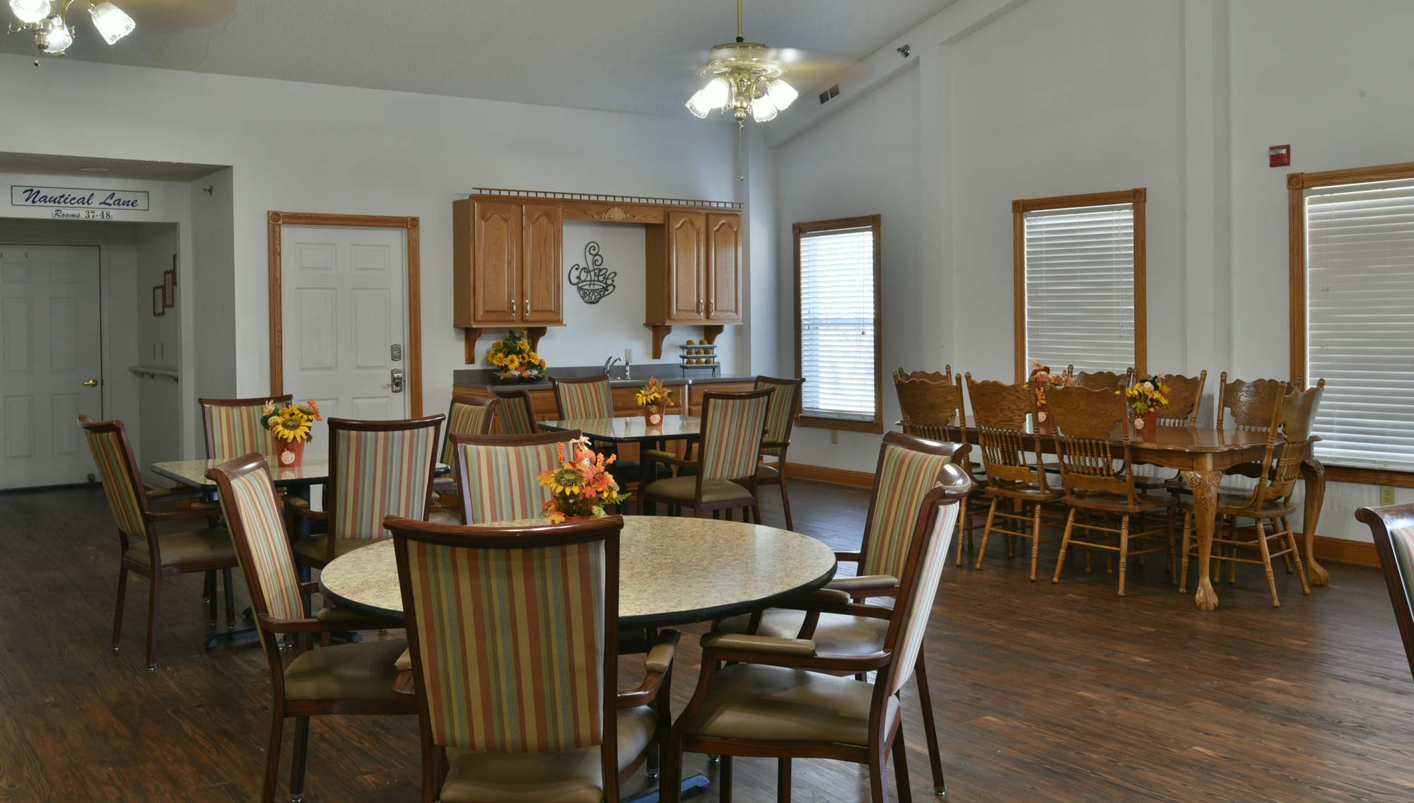 Resident Dining Room at Vienna Pointe